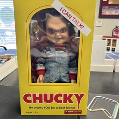 Mezco Mega Scale MDS Child’s Play 2: Talking Chucky