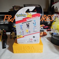 NIP Pokemon Battle Figure 2 Pack PIKACHU & CHARMANDER Action Figures
