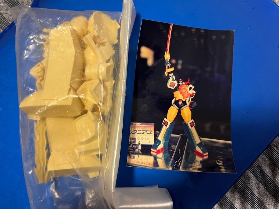 Shogun Godaikin Character Daltanious Hard Plastic Model Kit Vintage Japan