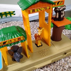 Chuggington Interactive Railway Safari Park Giraffe Monkeys Elephant Complete
