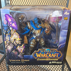 DC Unlimited Vindicator Maraad World of Warcraft Action Figure w/ Hammer Boxed
