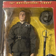 Sideshow Toy Gunnery Sgt. R. Lee Ermey 12″ Talking Action Figure Hat Sword