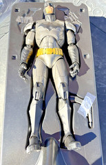 DC Super Alloy 1/6 Batman byJim Lee w/ Gargoyle Base + 2 Comics Pristine Figure