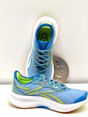 Reebok Neon Color Sneakers Hat Shirt And Logo Stickers Zuru Sneakers Mini Bands