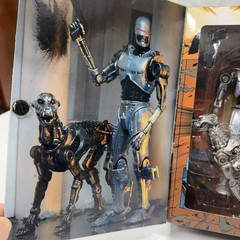 New In Box NECA Robocop Vs Terminator Endocop & Terminator Dog
