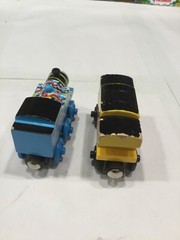 HAPPY BIRTHDAY THOMAS (2003) Thomas the train wooden And BITHRDAY CABOOSE CAR