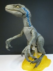 Jurassic Park World Amber Collection Blue Velociraptor Mattel