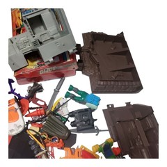 HUGE LOT Vtg G. I. JOE WEAPONS AND ACCESSORIES and other figures accessories