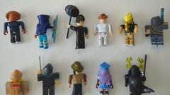 Roblox Lot of 11 Figures Mixed Characters & Mixed Accessories