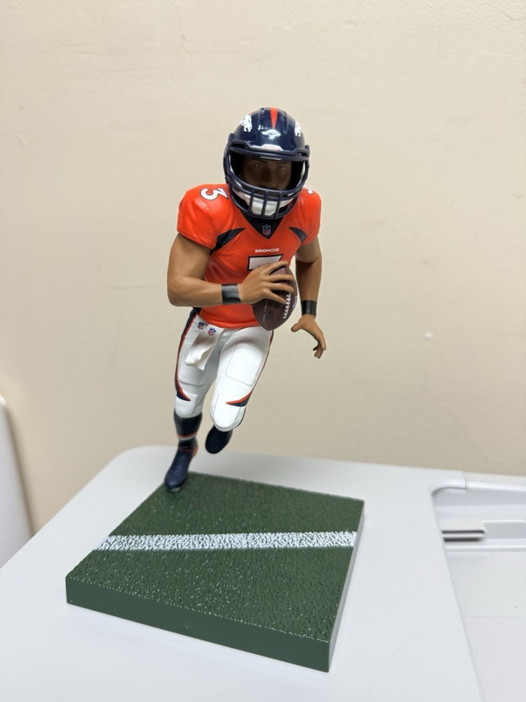 Russell Wilson Denver Broncos NFL Imports Dragon Series 3 Figure – Opened