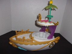Disney Palace Pets SS Pawcation Royal Yacht with Accessories I.D. PP-1819
