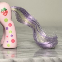 My Little Pony G4 Neon Rainbow Power Holly Dash Rare UK Exclusive – Read