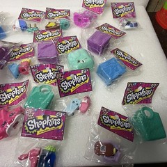 Shopkins Sweet Spot Food Fair Playset Gumball Machine Plus Several Figures More