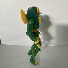 DC Universe Classics NEW GODS – MANTIS (WAVE 9) – ACTION FIGURE