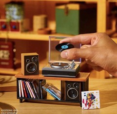 MGA’s Miniverse Real Vinyl Mini Playable Music Record Player