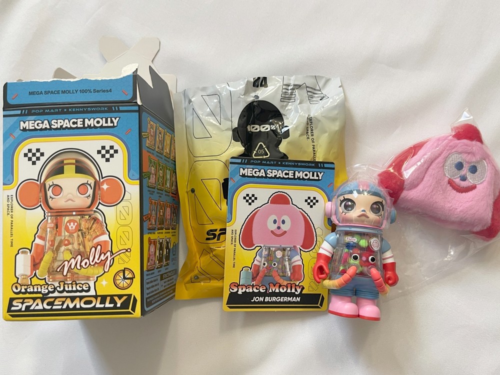 New Pop Mart Mega Space Molly Jon Burgerman Series 4 100% Action Figure Opened