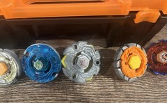 8 Vintage Beyblade Metal With Beyblade Burst Case