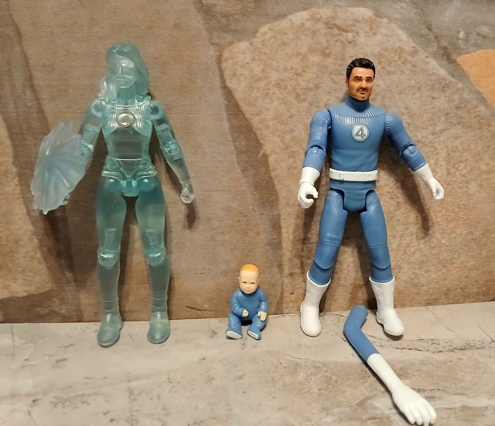 Marvel Fantastic Four 4 First Steps Invisible Woman W/ Baby Mr. Fantastic 3.75″