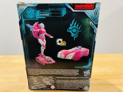 Transformers Earthrise ARCEE New War for Cybertron Seige WFC-E17