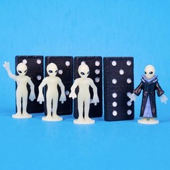 Itty Bitty Aliens (Bag of 9) Glow in Dark Statue UFO Figurines – Archie McPhee