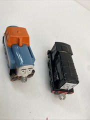 Thomas & Friends Die Cast & Plastic & Wood Magnetic Trains & Cars Lot Of 22