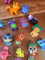 Large Lot of Mini Vinyl Plastic Rubber Sparkly & Not Cutsy Animal Play Figures –