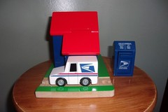 ERTL HOMETOWN ROADWAY UNITED STATES POST OFFICE 7 PC. SET GOOD COND. MAILBOX +