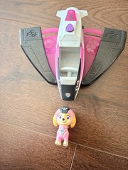 Paw Patrol Jet To The Rescue Skye Deluxe Transforming Vehicle w/lights & sounds