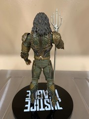 Mezco Toyz One:12 One 12 Collective Justice League Aquaman Action Figure