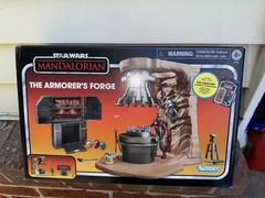 STAR WARS Armorer’s Forge Playset MANDALORIAN Vintage Collection Figure Factory