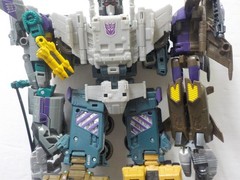 G529 Transformers Unite Warriors/Combiner Wars UW-07 Bruticus -foot