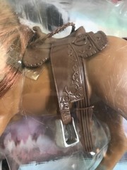 ROYAL BREEDS QUARTER Horse Figurine And Comb, Quarter Horse