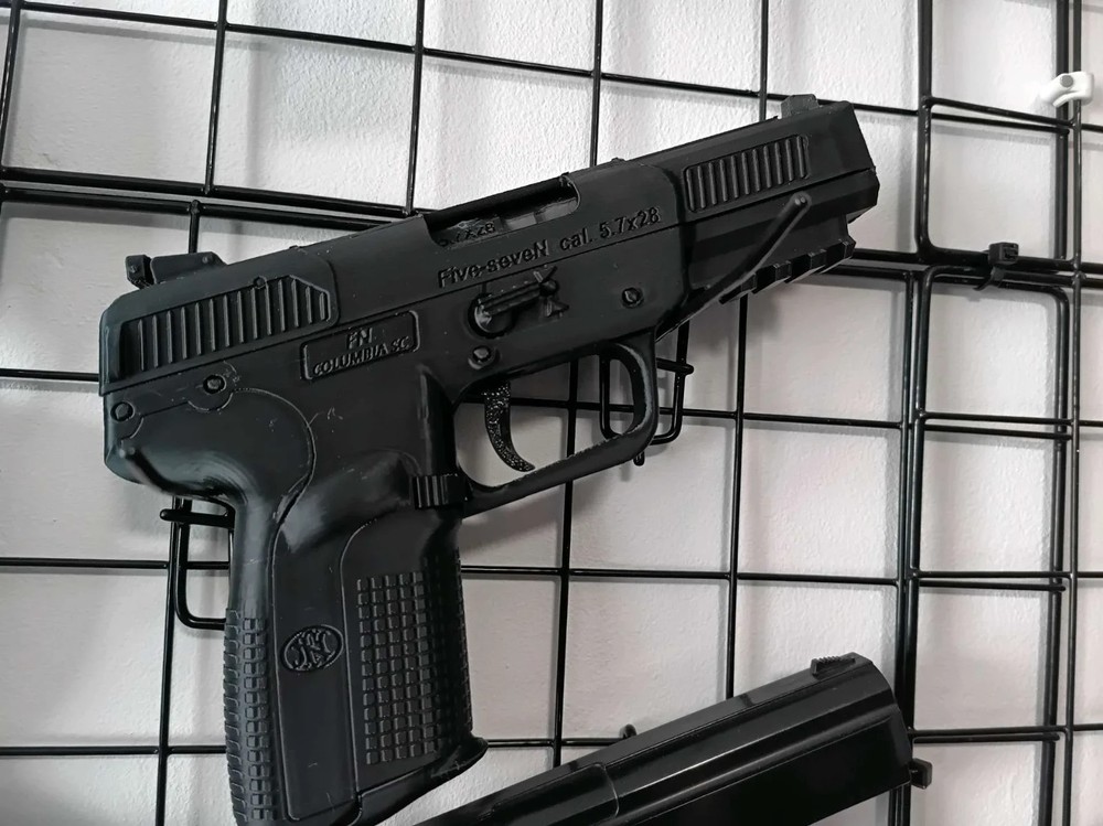 FN 57 Five Seven Pistol 1:1 Prop Cosplay Costume