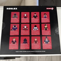 Roblox Classics Series 7 Action Figure 12-Pack W/ DLC Box Wear Virtual Item Code
