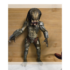 Neca alien queen lot. Incudes alien queen, and lot of predators and aliens