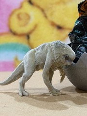 JURASSIC WORLD REBIRTH CAPTIVZ MYSTERY EGG FLOCKED D-REX RARE NEW