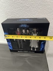 Epic Universe – Dark Universe Dracula’s Bride and Dracula Action Figure NEW