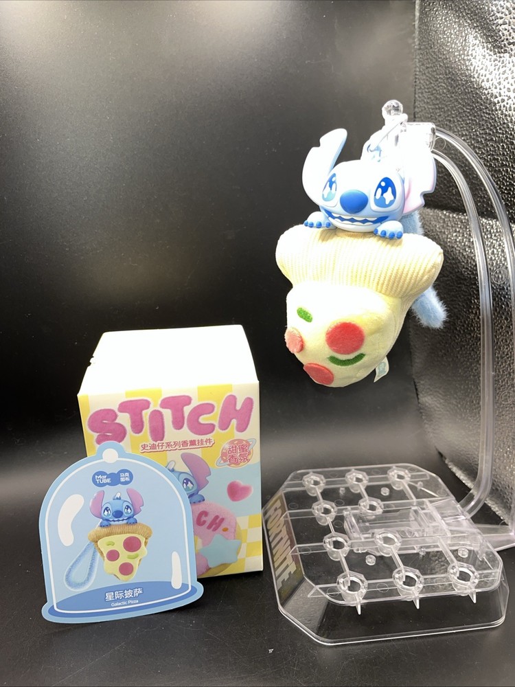 🔥Top Toy x Stitch (Scented Hanging) (not available in the US) Galactic Pizza