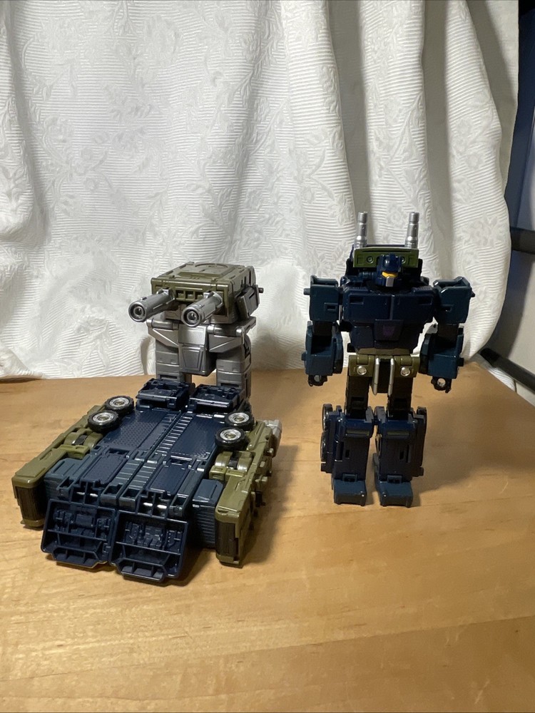 Transformers Age Of The Primes Commander Class Onslaught/Bruticus