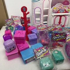 Shopkins Sweet Spot Food Fair Playset Gumball Machine Plus Several Figures More