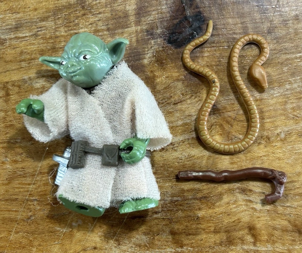 VINTAGE STAR WARS BROWN SNAKE YODA PAC-MAN EYES 1980 KENNER – Hong Kong