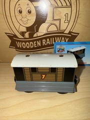 TOBY ! THOMAS FRIENDS TRAIN WOODEN ! 1998 CARD ! BRITT ALLCROFT TRAM ENGINE