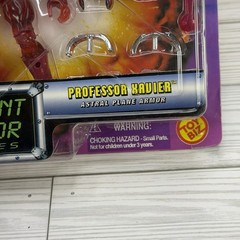 Toy Biz 1996 Marvel X-Men Mutant Armor Professor Xavier with trading Card New