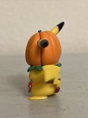 HALLOWEEN PIKACHU POKEMON 1.5” ACTION FIGURE TOY (PRE-OWNED)