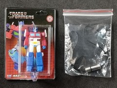 Low inclusion rate approximately 3.5cm ultra small mini figure included package