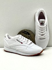 Reebok White Sneakers Hat Shirt And Logo Stickers Zuru Sneakers Mini Bands