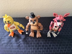 LOT OF 3 FUNKO FIVE NIGHTS AT FREDDY’S + FOXY + CHICA 5″ ACTION FIGURE FNAF