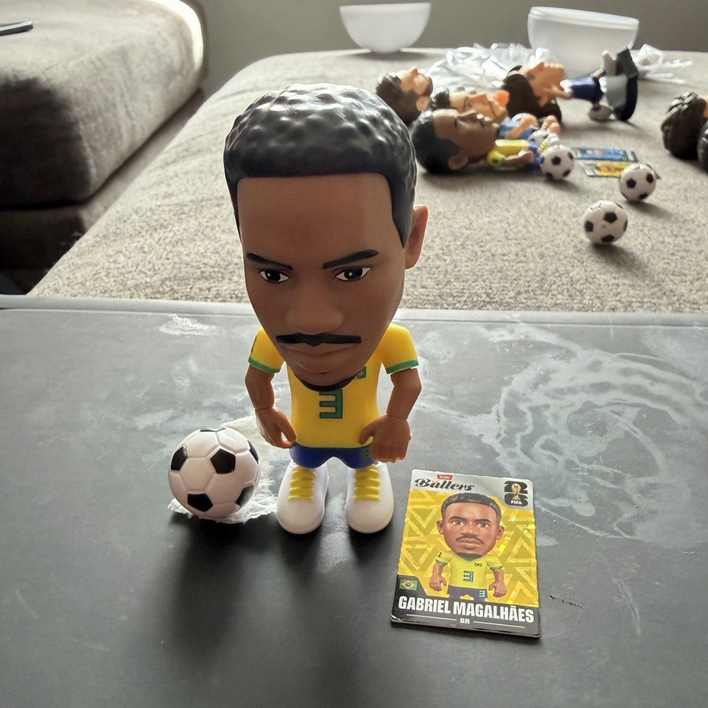 Zuru Ballers Gabriel Magalhães Soccer Action Figure w/ Soccer Ball & Card