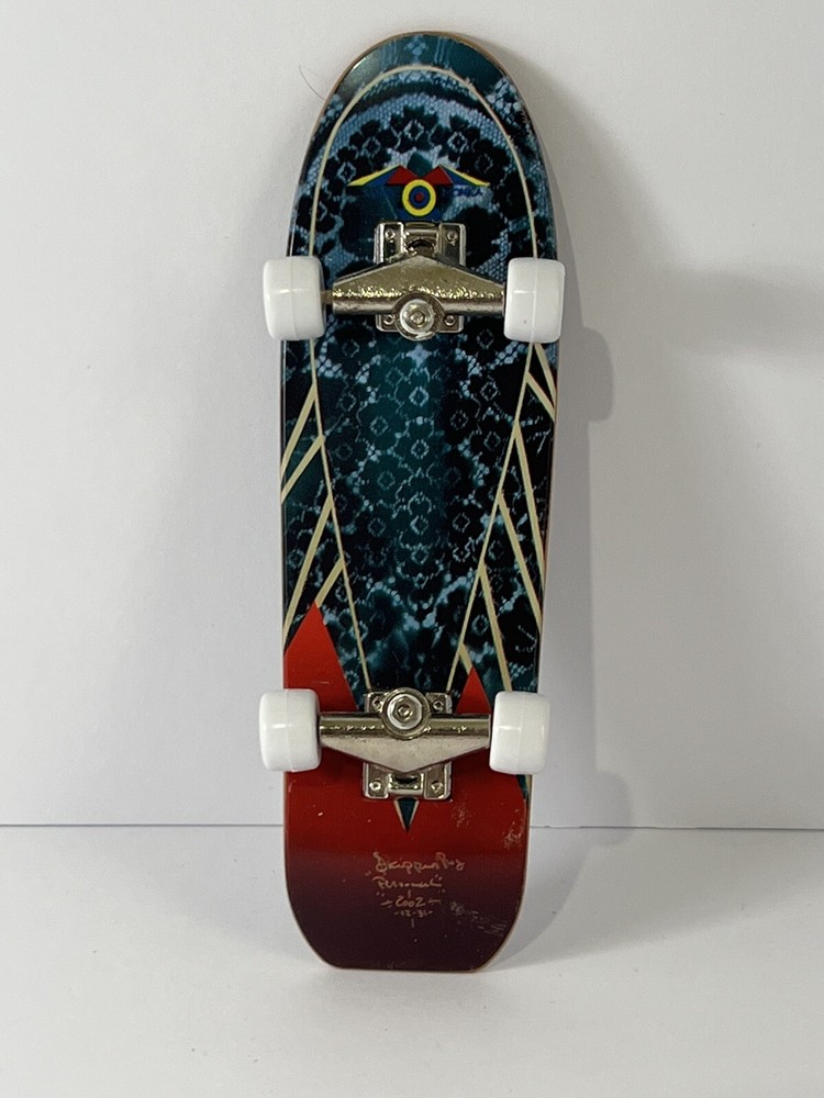 Vintage Fingerboard Signed Skipper Bay 12-31-2002 Blue Red 5.25 in. Deck