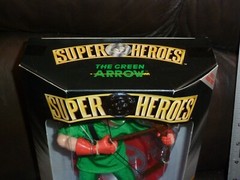 HASBRO DC SUPERHEROES 9 INCH FIGURE BOXED AQUAMAN GREEN ARROW LANTERN 3 FIGURES